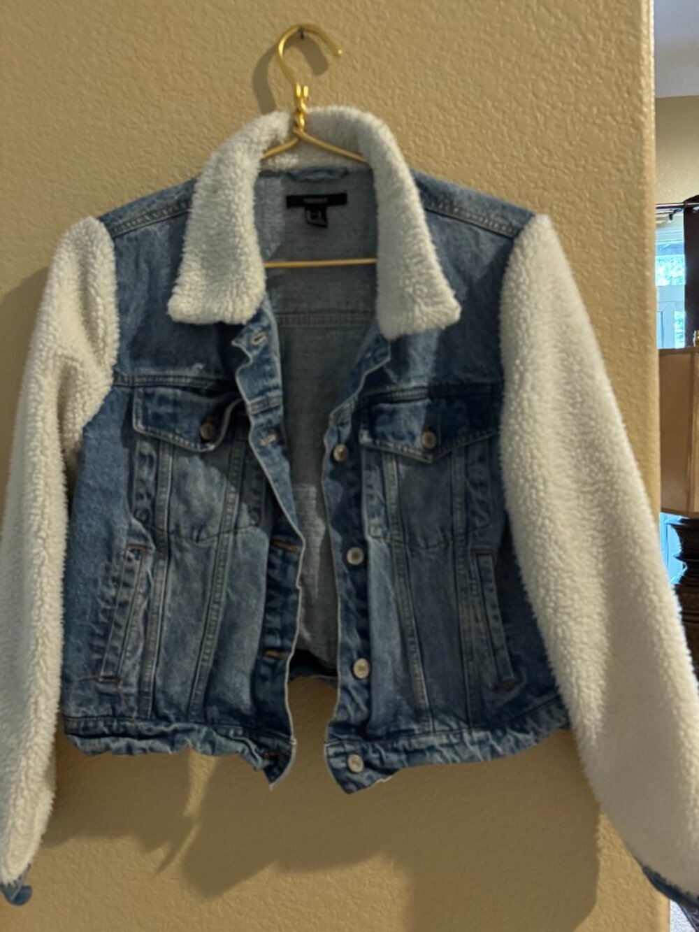 FOREVER 21 - Really cute denim jacket !!
